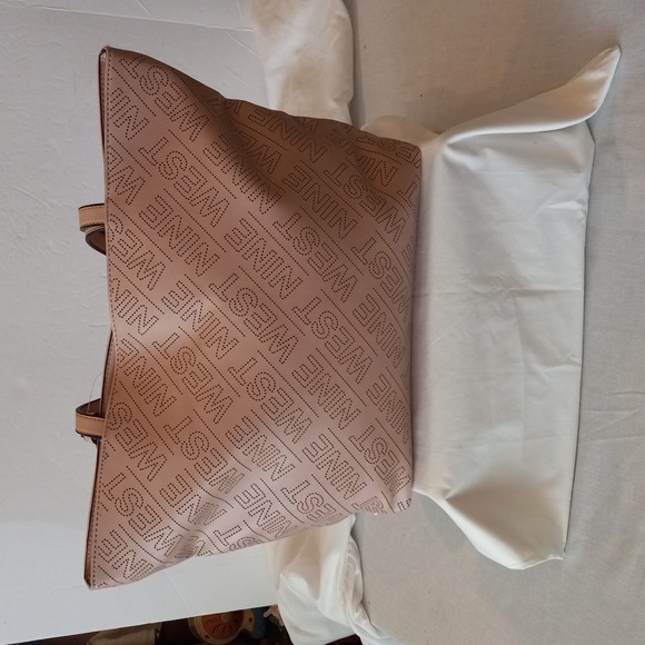 Tote - Picture 2 of 16